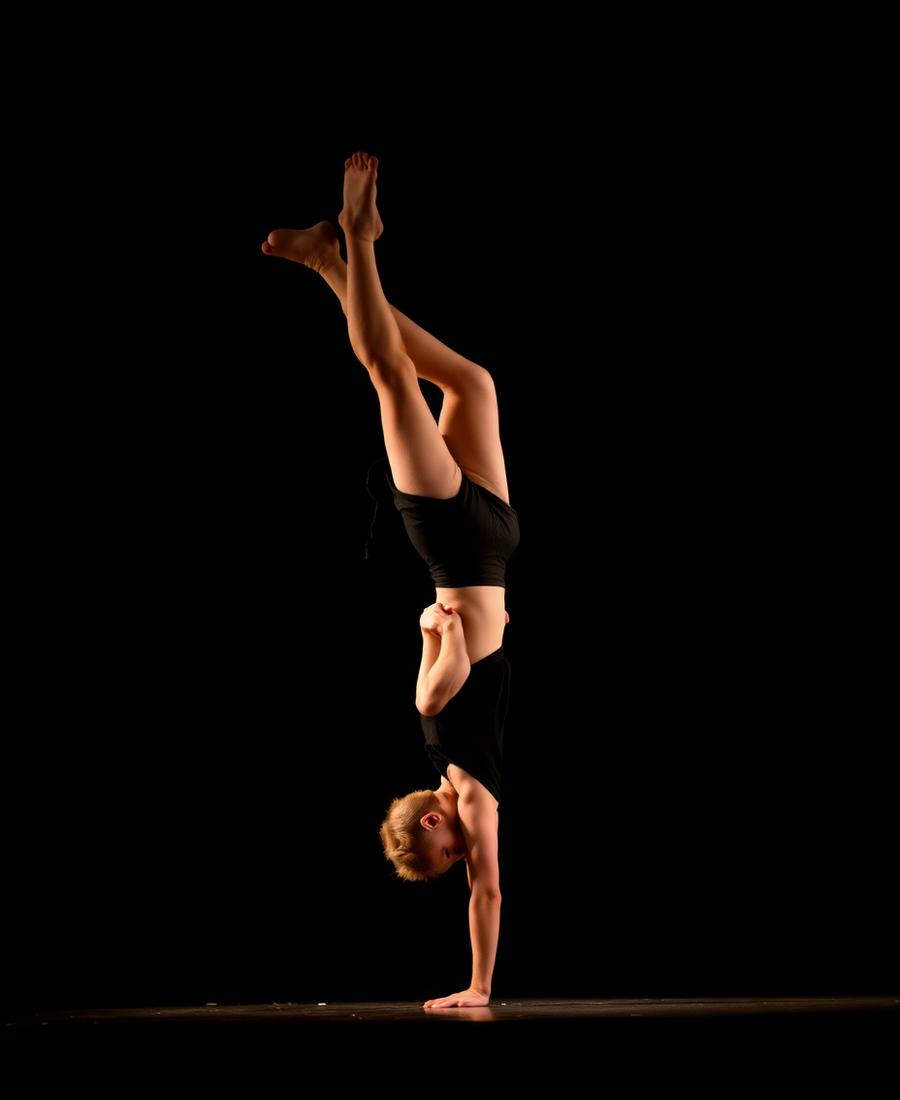 Fiche artiste Aronn Bru — ASBTP Cirque